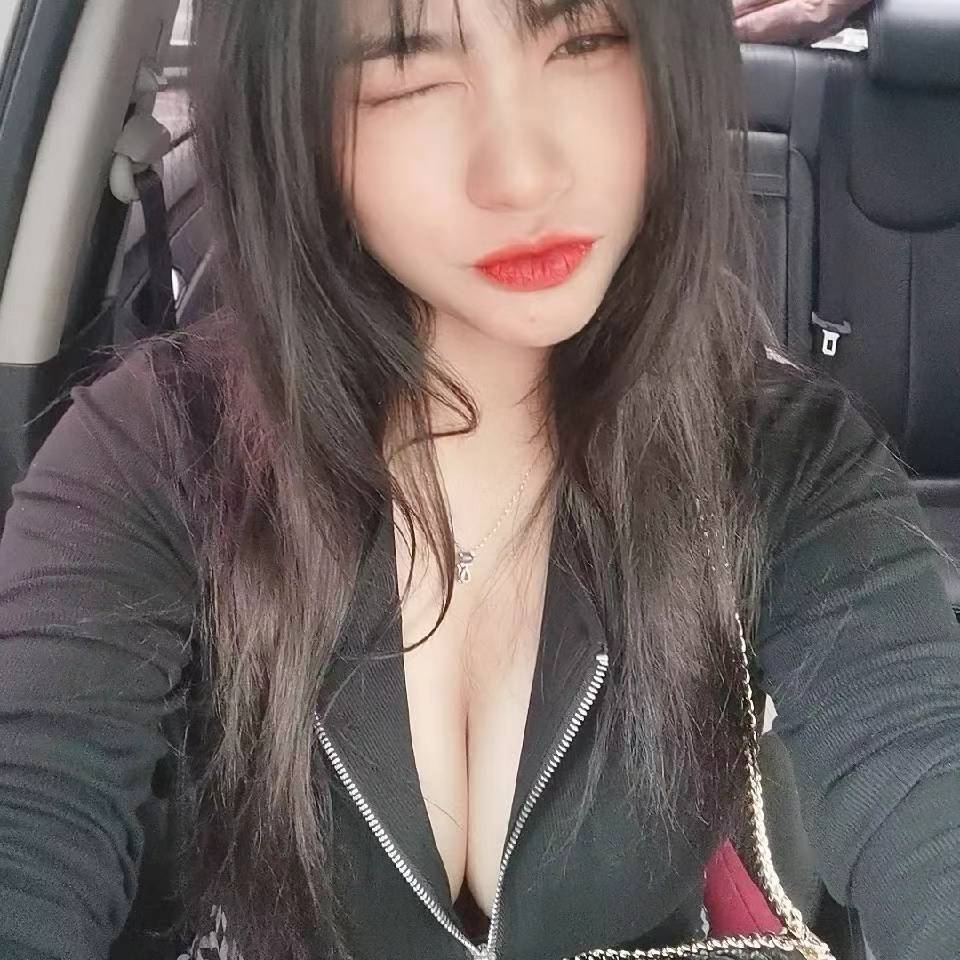 胸大腿长！很有感觉，帝王享受